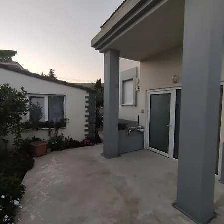 Villa Rain Bahce Suit Oda Çeşme